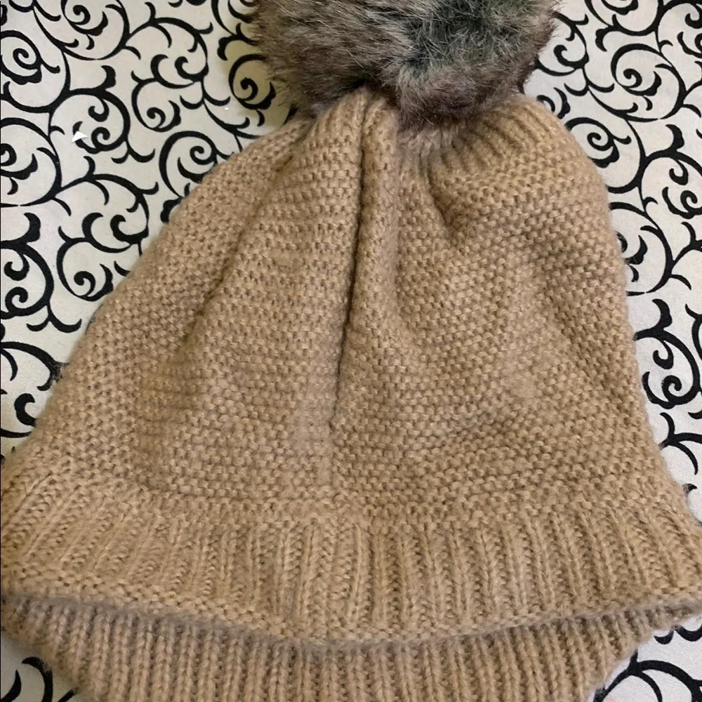 Surell pom‎ pom faux fur Hat